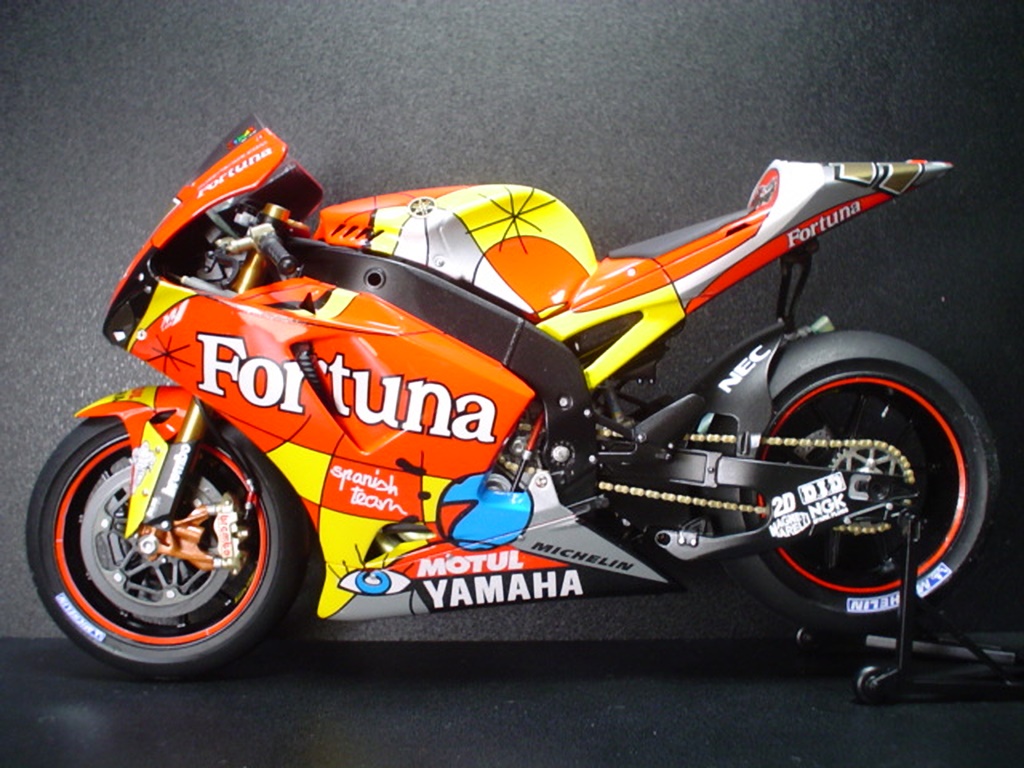 Fortuna YAMAHA YZR-M1'05